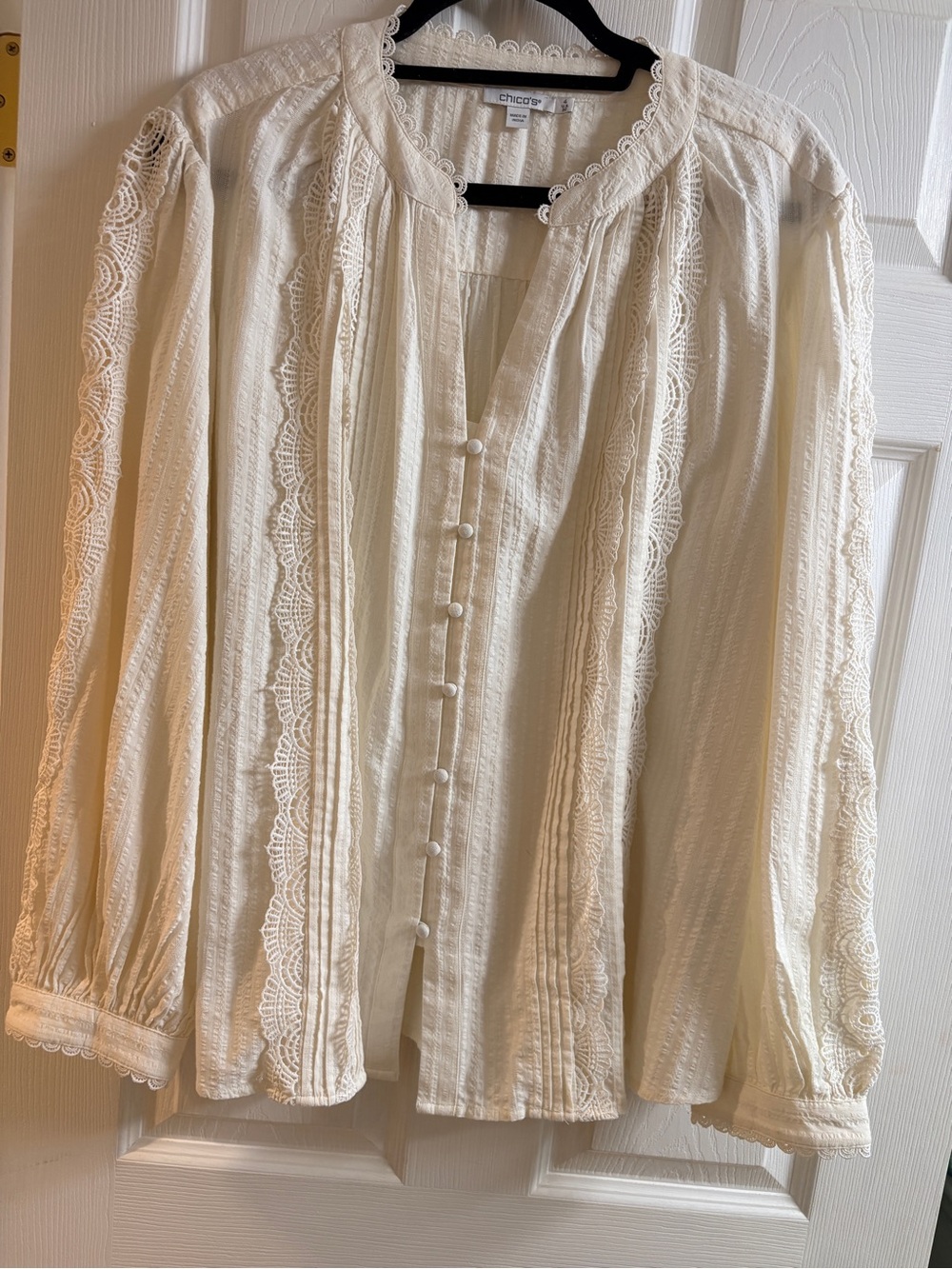 Chico's Ivory Lace-Trim Button Front Blouse NWOT.